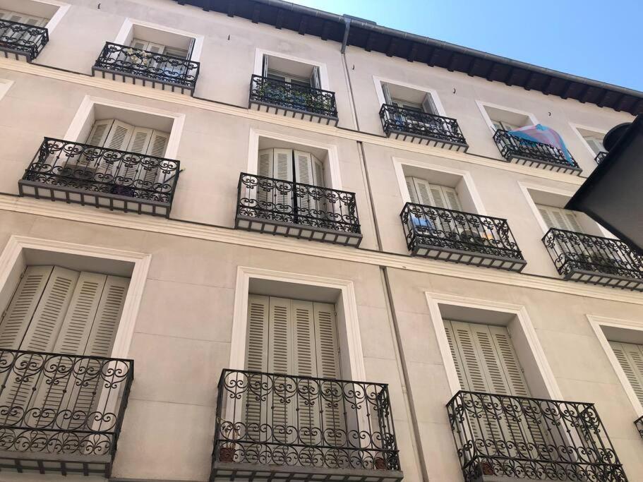 Tesoro Calle, Precioso Estudio Super Equipado Para Dos En Malasana Madrid Exterior foto